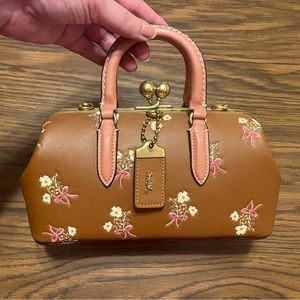 Rare Limited Edition Coach Kisslock Satchel in Bow Floral Print